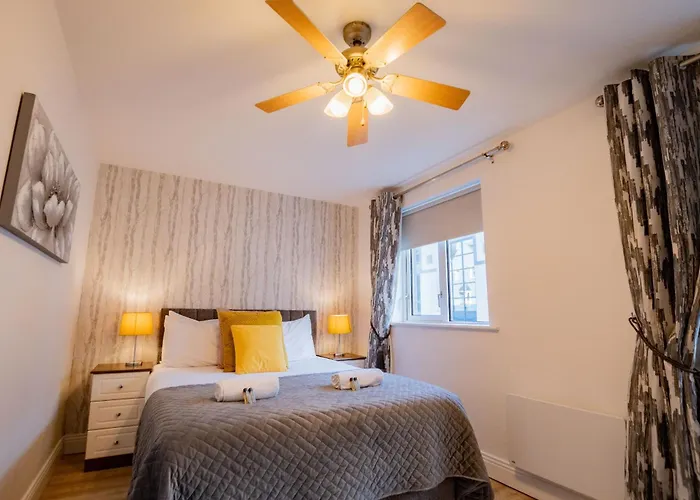 Latin Quarter Rest * גלוואיי