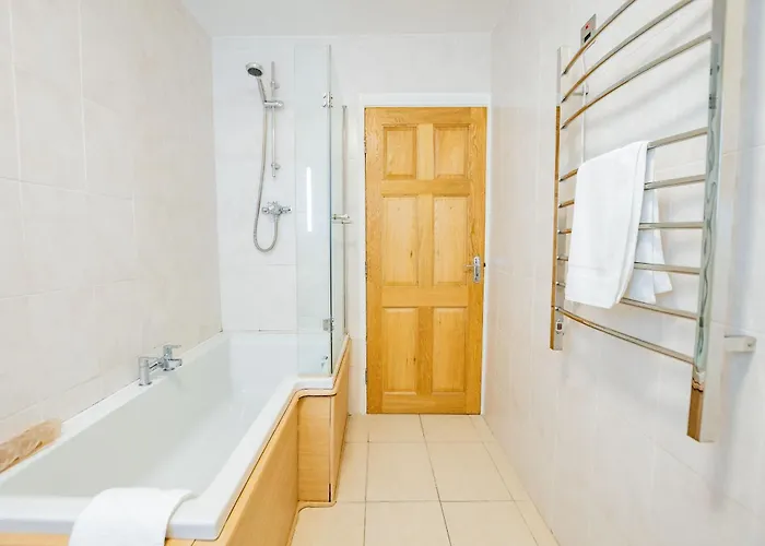 Latin Quarter Rest *