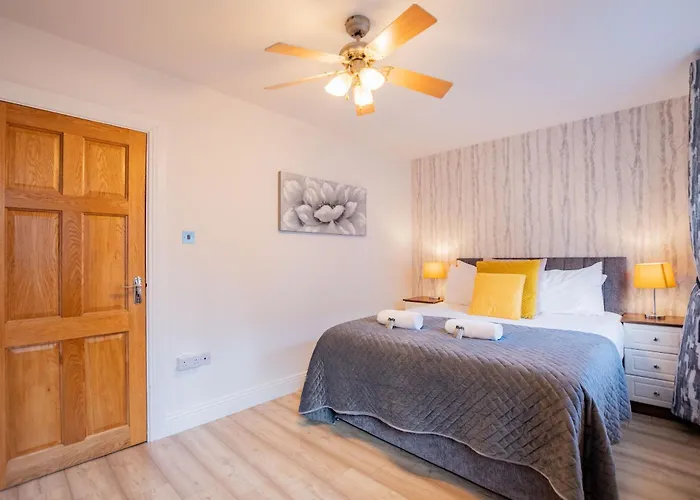 Latin Quarter Rest *